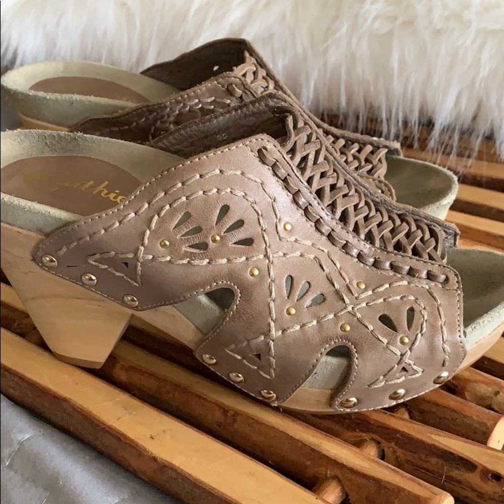 Earthies wood clog like woven leather sandals